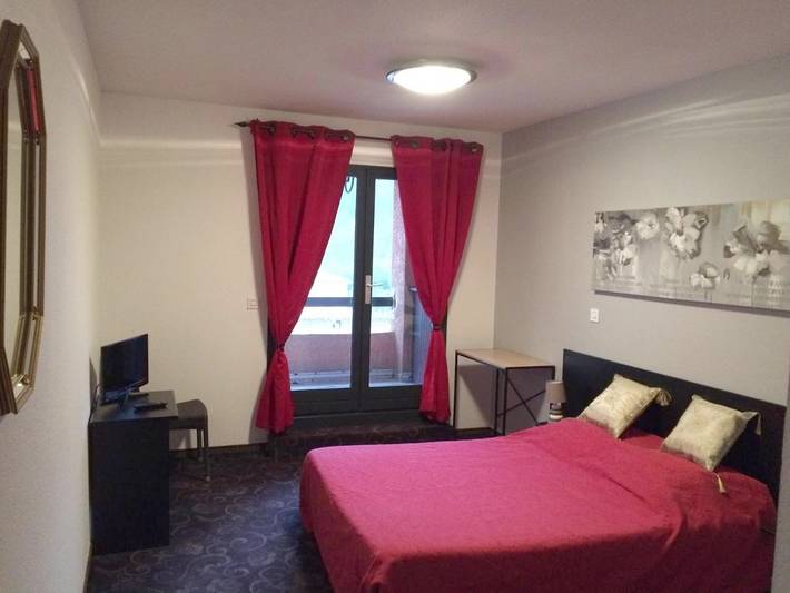 Gîte pour 2 personnes, avec vue ainsi que jardin et piscine à Pont-de-Labeaume - 3