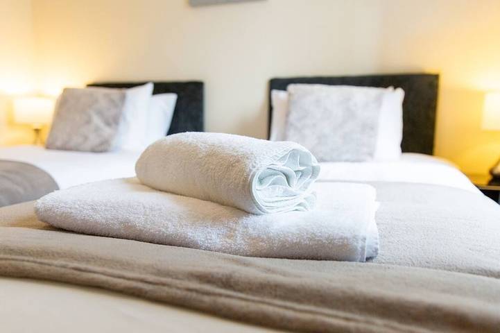 Appartement entier, De Luxe-Appartement-Salle de bain privée-Vue ville in Broxbourne, Hertfordshire