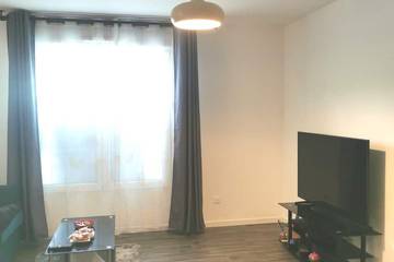 Appartement De Vacances pour 4 Personnes dans Vaulx-en-Velin, Rhône, Photo 3