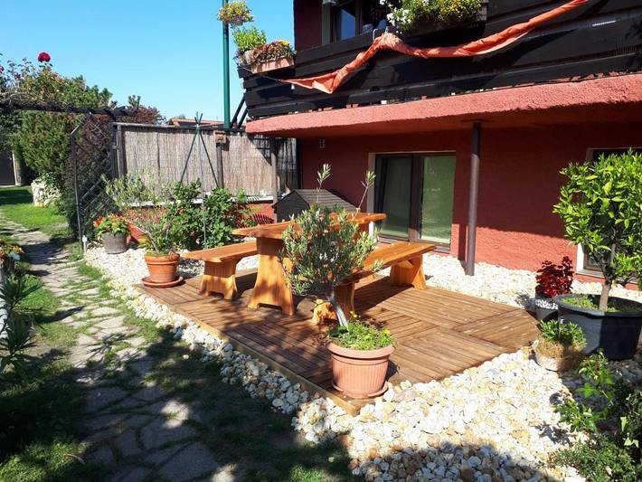 Ferienwohnung für 2 Personen, mit Terrasse und Garten sowie Ausblick in Radebeul