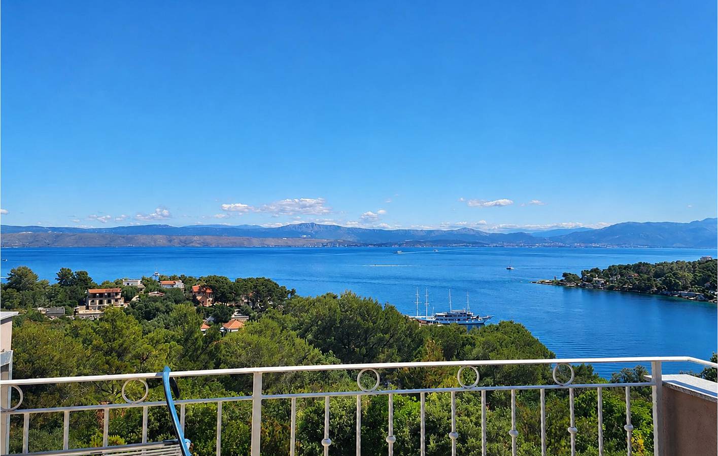 Ganze Ferienwohnung, Modernes 2-Zimmer-Apartment mit Pool, WLAN und Terrasse in der Nähe der Küste von Grohote in Rogac, Solta
