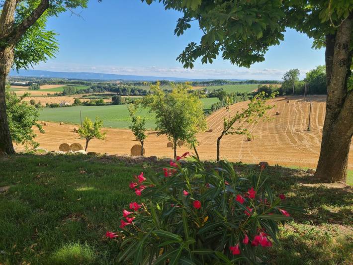 Gîte pour 6 personnes, avec Terrasse et Jardin dans Laboulbène