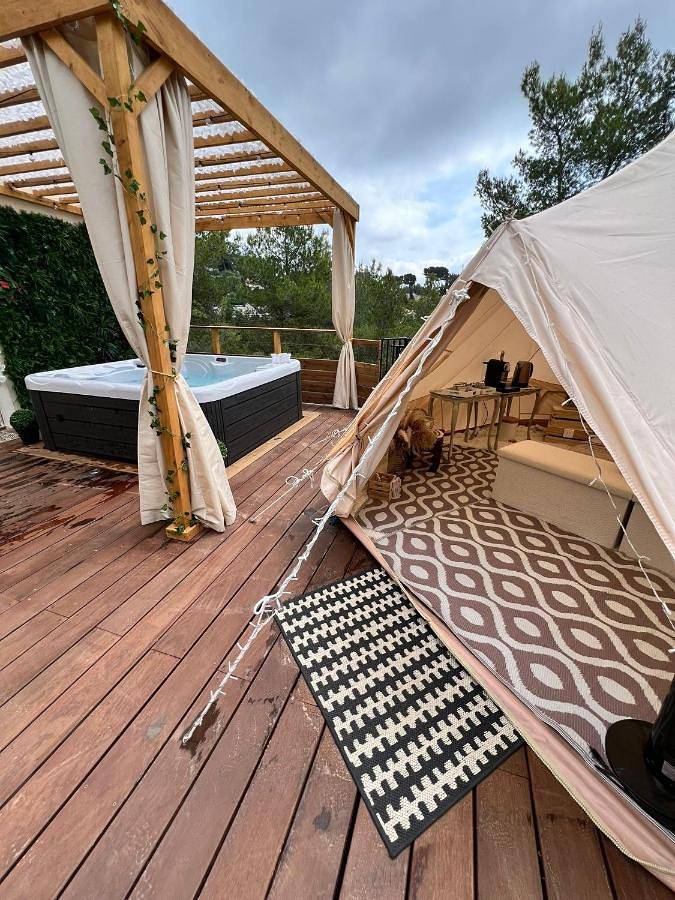 Gîte pour 2 personnes, avec terrasse ainsi que jardin et jacuzzi à Cantaron - 3