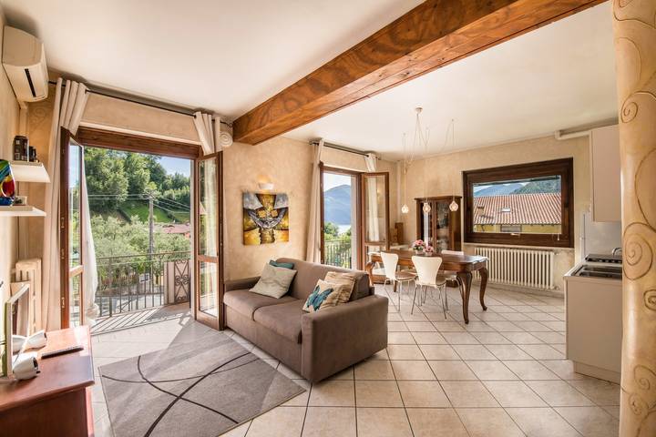 Gîte pour 4 personnes, avec jardin et vue sur le lac, animaux acceptés à Sulzano