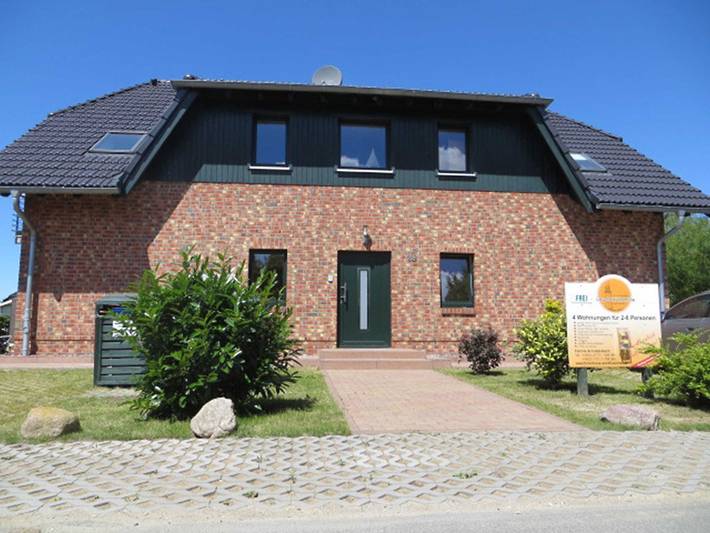 Ferienwohnung für 4 Personen, mit Balkon/Terrasse und Terrasse sowie Garten