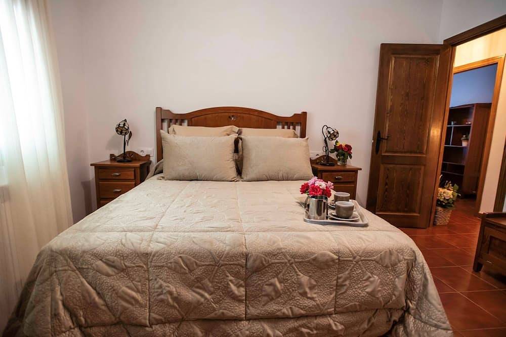 Casa Rural El Retiro de los Casasola in Establés, Guadalajara Province