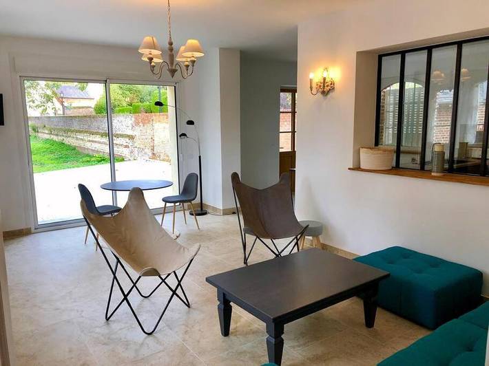 Gîte pour 5 personnes, avec terrasse ainsi que jardin et vue, animaux acceptés à Suzanne