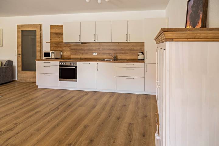 Entire apartment, Apartment Häfele 2 with Wi-Fi & Terrace, family friendly in Ziegelbach, Bad Wurzach