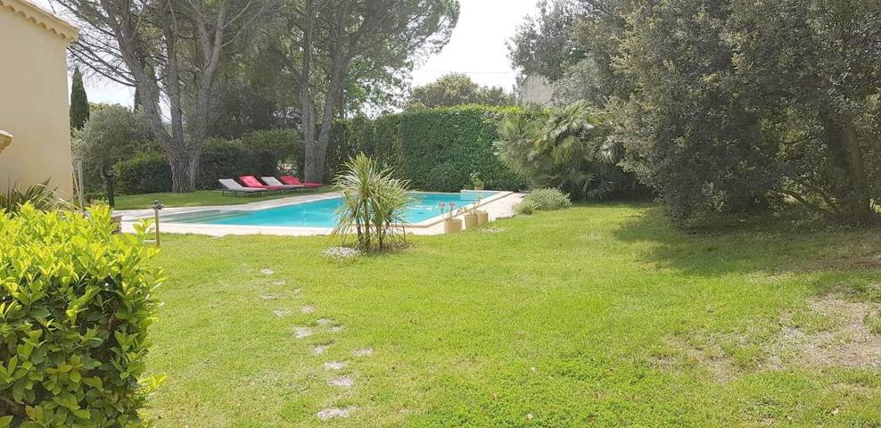 Location de vacances pour 2 personnes, avec jardin et sauna ainsi que vue et piscine à Saint-Nazaire (Gard) - 3