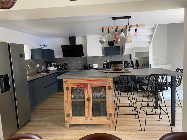 Location de vacances pour 8 personnes, avec terrasse et jardin, adapté aux familles à Boisroger