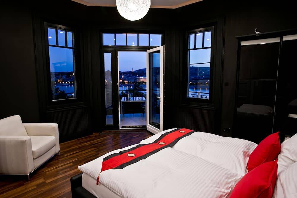 Apartamento entero, Apartamento moderno con una vista impresionante del Danubio y las montañas. in Budapest, Közép-Magyarország