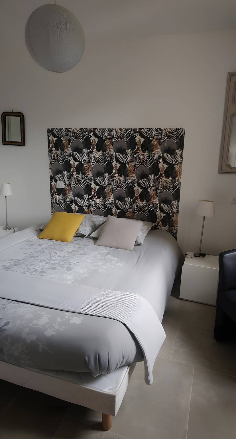 Gästezimmer „Ostau La Lutz“ mit Bergblick, gemeinsamer Terrasse und Wlan in Saint-Germain-de-Calberte, Cevennen
