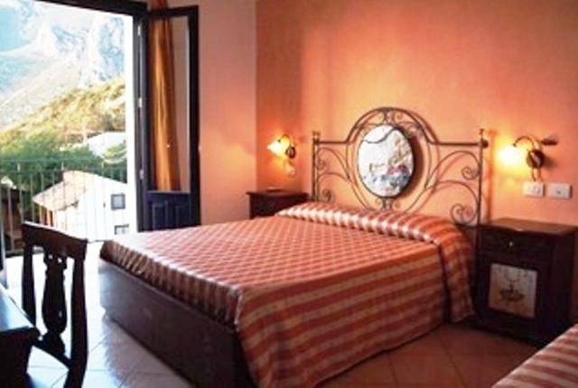 Chambre d’hôte pour 4 personnes, avec vue ainsi que jardin et balcon à San Vito Lo Capo - 3