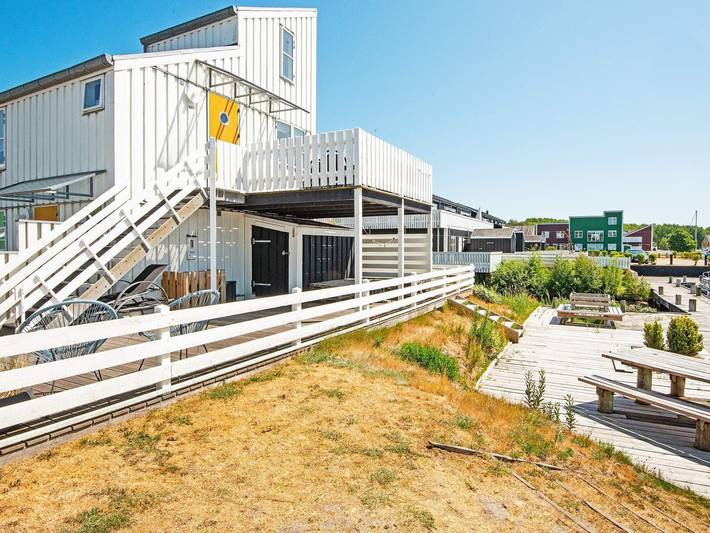 Ferienhaus für 4 Personen, mit Balkon und Terrasse sowie Pool in Djursland