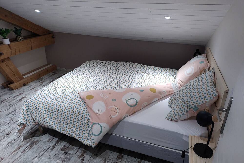 Ganze Wohnung, Le Lupicin. Very comfortable T3 for 7 people in Saint-Lupicin, Regionaler Naturpark Hochjura