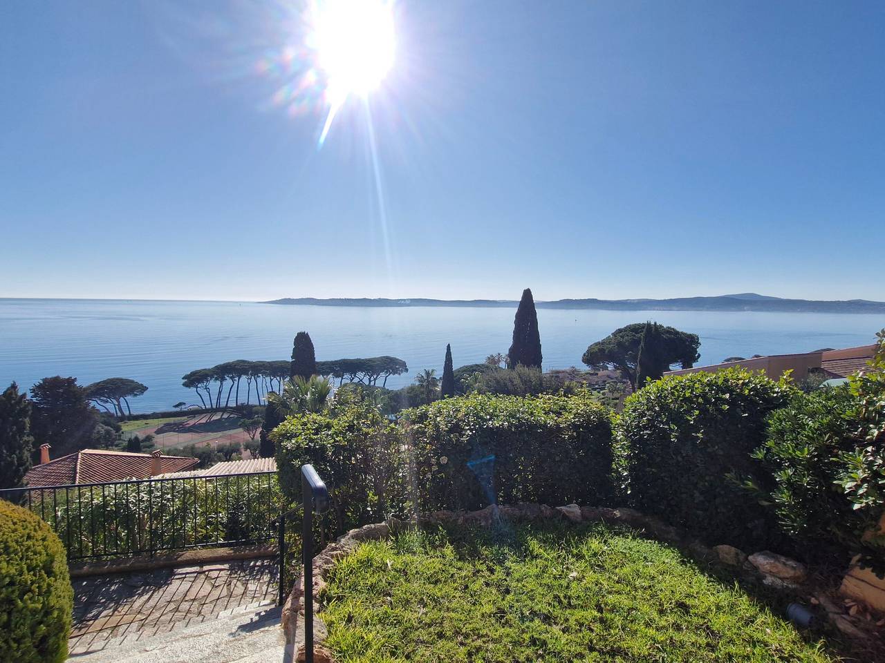 Entire apartment, 3-room apartment with Wifi and terrace in Sainte-Maxime in Sainte-Maxime, Draguignan region