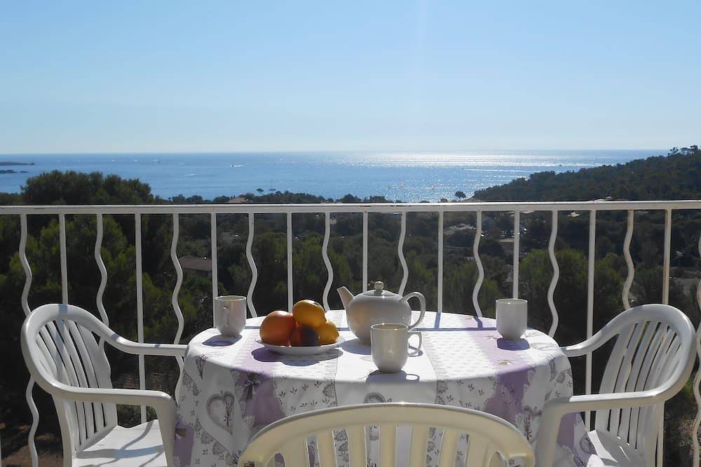 Ganze Wohnung, F2 Beautiful Ideal South Terrasse für Seeansicht Frühstück in Le Dramont, Saint-Raphaël