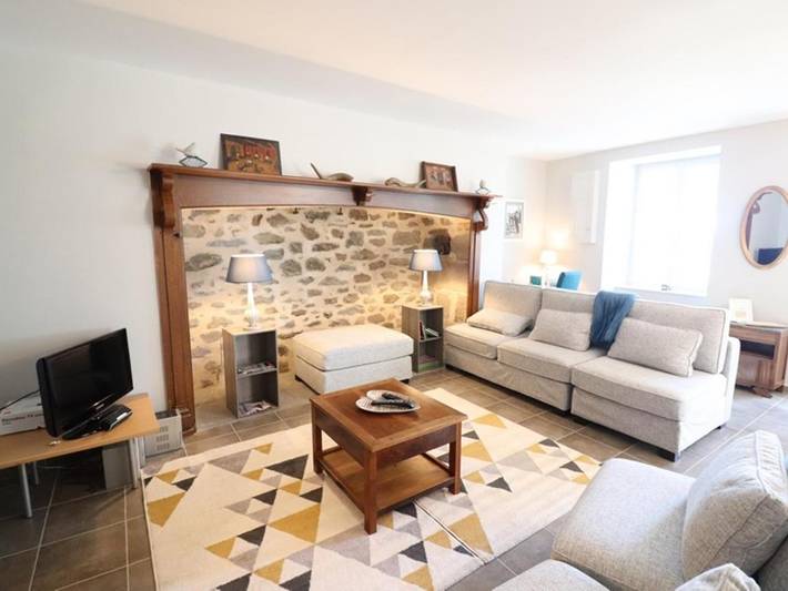 Location de vacances pour 9 personnes, avec jardin à Saint-Bonnet-de-Salers - 3