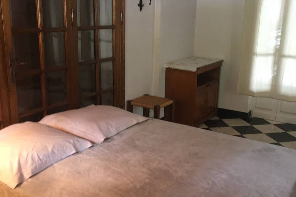 Villa rental in Apt in Apt, Regionaler Naturpark Luberon