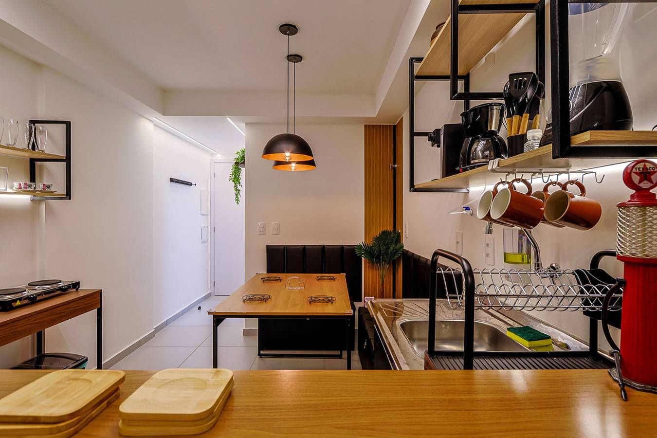 Appartamento intero, Studio completo c/ Wi-Fi e varanda no Centro in Centro (Rio de Janeiro), Rio de Janeiro