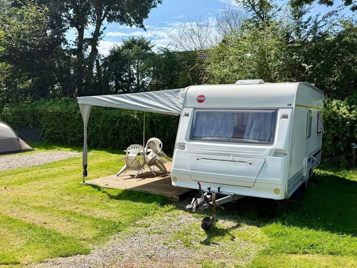 Camping pour 4 personnes, avec Terrasse