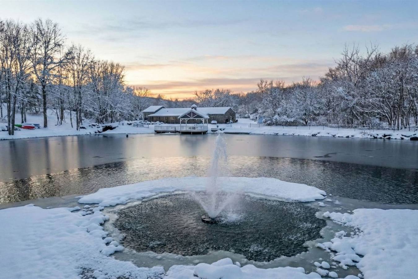 Apartamento entero, Peaceful Lakeside Studio | Fast Wifi & Great Wfh in Condado de Orange (NY)