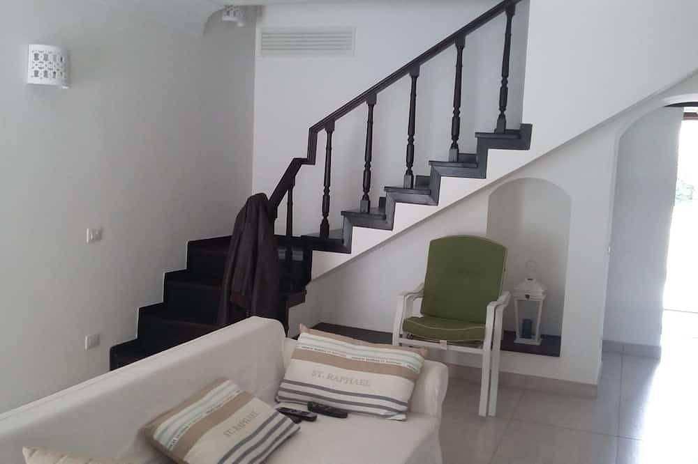 Villa individuelle sur 2 niveaux, récemment rénovée et super équipée in San Felice Circeo, Agro Pontino