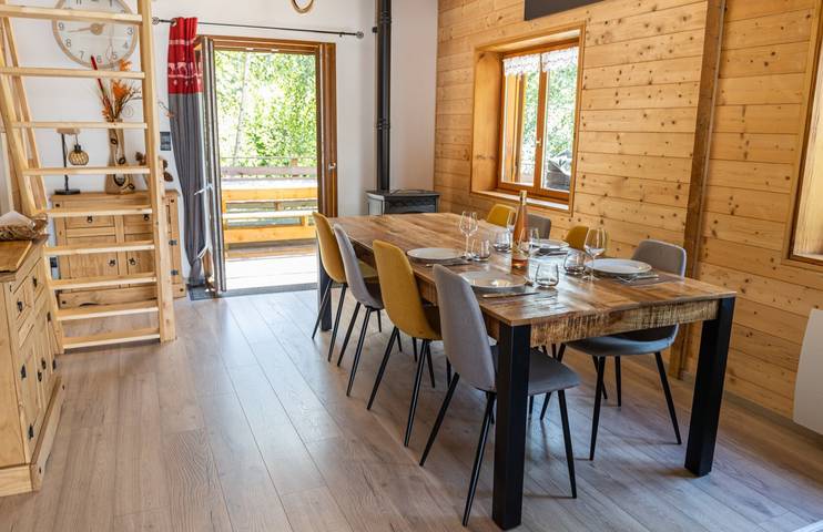 Chalet 'Des Sources' avec spa, vue montagne, terrasse privée et Wi-Fi in Ramonchamp, Région d'Épinal