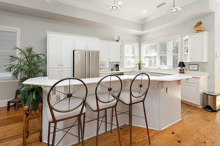 Vacation house for 10 people, with balcony and pool as well as yard in Georgia