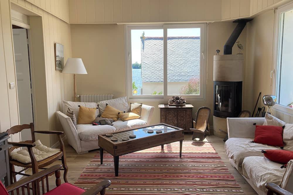 House on the edge of the Ria d'Etel (Morbihan)\npeace and quiet - 14 people in Landaul, Côte des Mégalithes