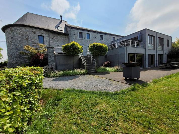 Ferienhaus für 10 Personen, mit Ausblick und Pool sowie Garten und Sauna, mit Haustier