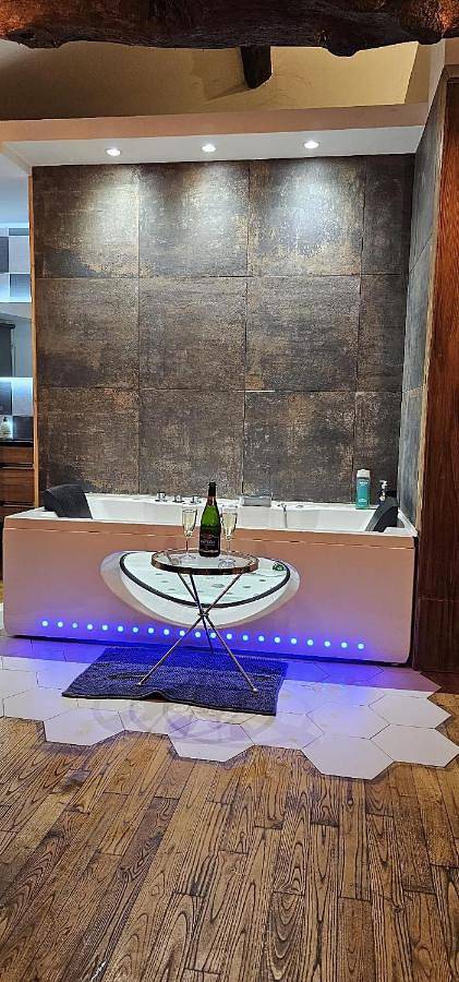 Gîte pour 2 personnes, avec vue à Confolens - 2