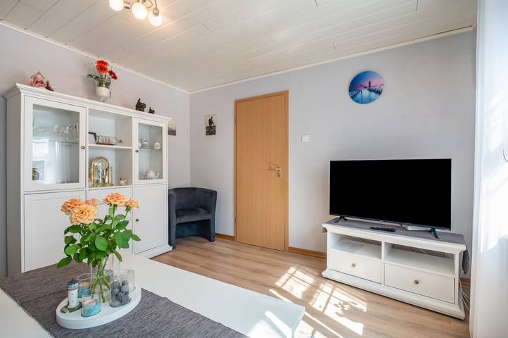 Ganze Wohnung, Ferienwohnung 'Gemütliche' mit gemeinsamer Terrasse, gemeinsamem Garten und Wi-Fi in Sahlenburg, Cuxhaven