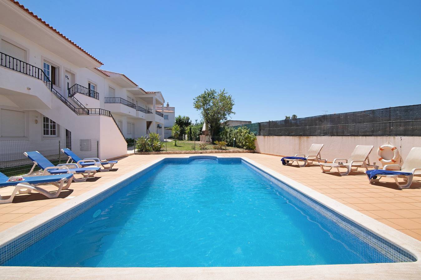 Entire apartment, Apartment "Algarve J" with Mountain View, Shared Pool & Wi-Fi in Albufeira, Faro District