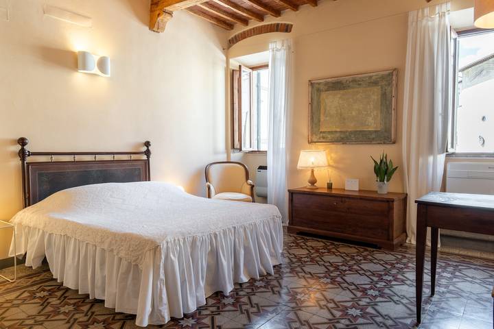 Room 'Stanza Della Guglia' with Wi-Fi and Air Conditioning in Monte San Savino, Chianti