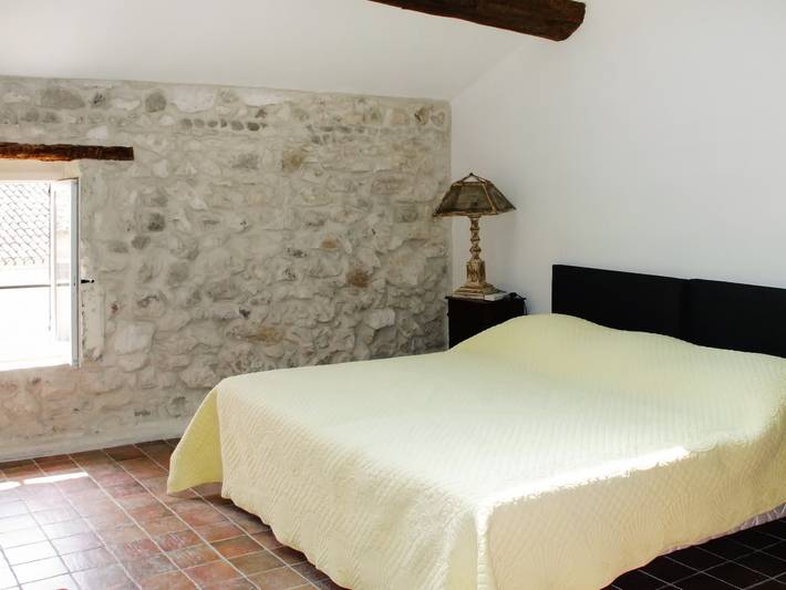 Location de vacances pour 8 personnes, avec jardin ainsi que piscine et terrasse à Mollégès - 4