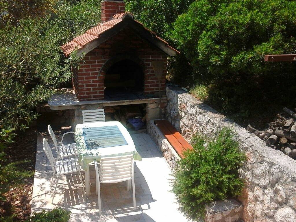 Ganze Wohnung, Studio Appartement mit Terrasse und Meerblick Zavala (Hvar) -a in Zavala, Hvar