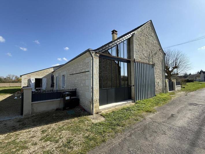 Location de vacances pour 9 personnes, avec piscine ainsi que jardin et terrasse à La Chapelle-sur-Loire