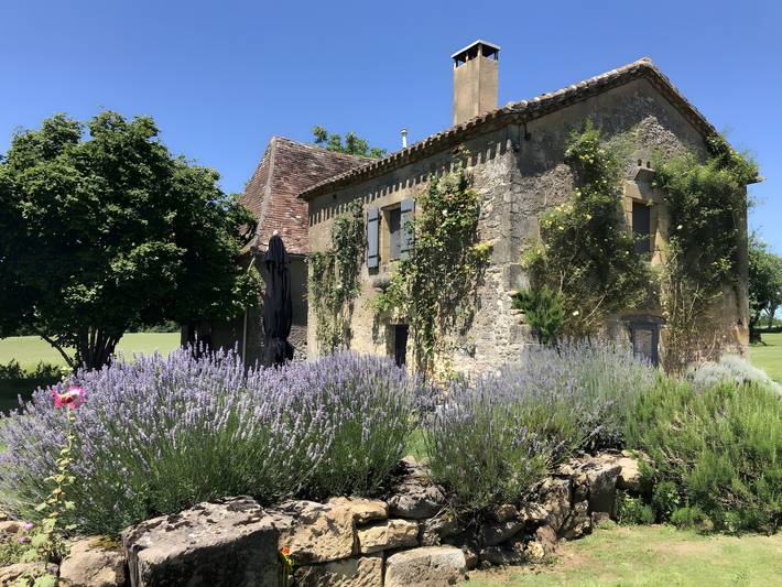 Location de vacances pour 2 personnes, avec jardin à Sainte-Croix (France)