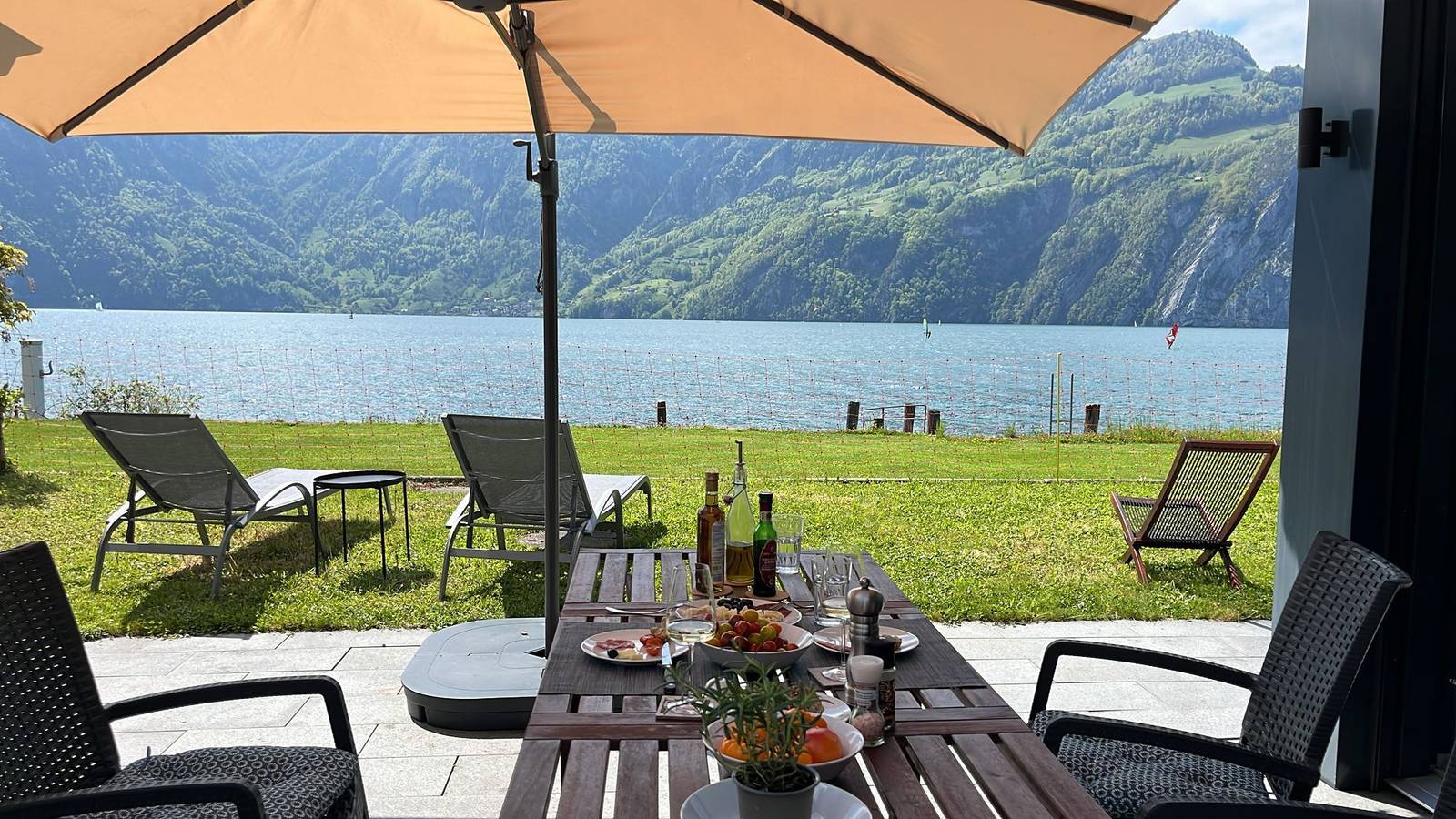 Villa am See 3 - Beach House in Lago de los Cuatro Cantones