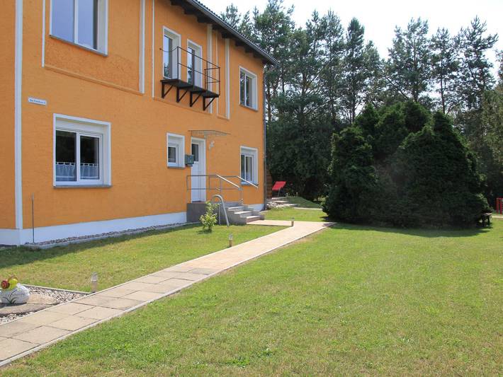 Ferienwohnung für 6 Personen, mit Terrasse und Garten sowie Seeblick und Ausblick in Silz - 4