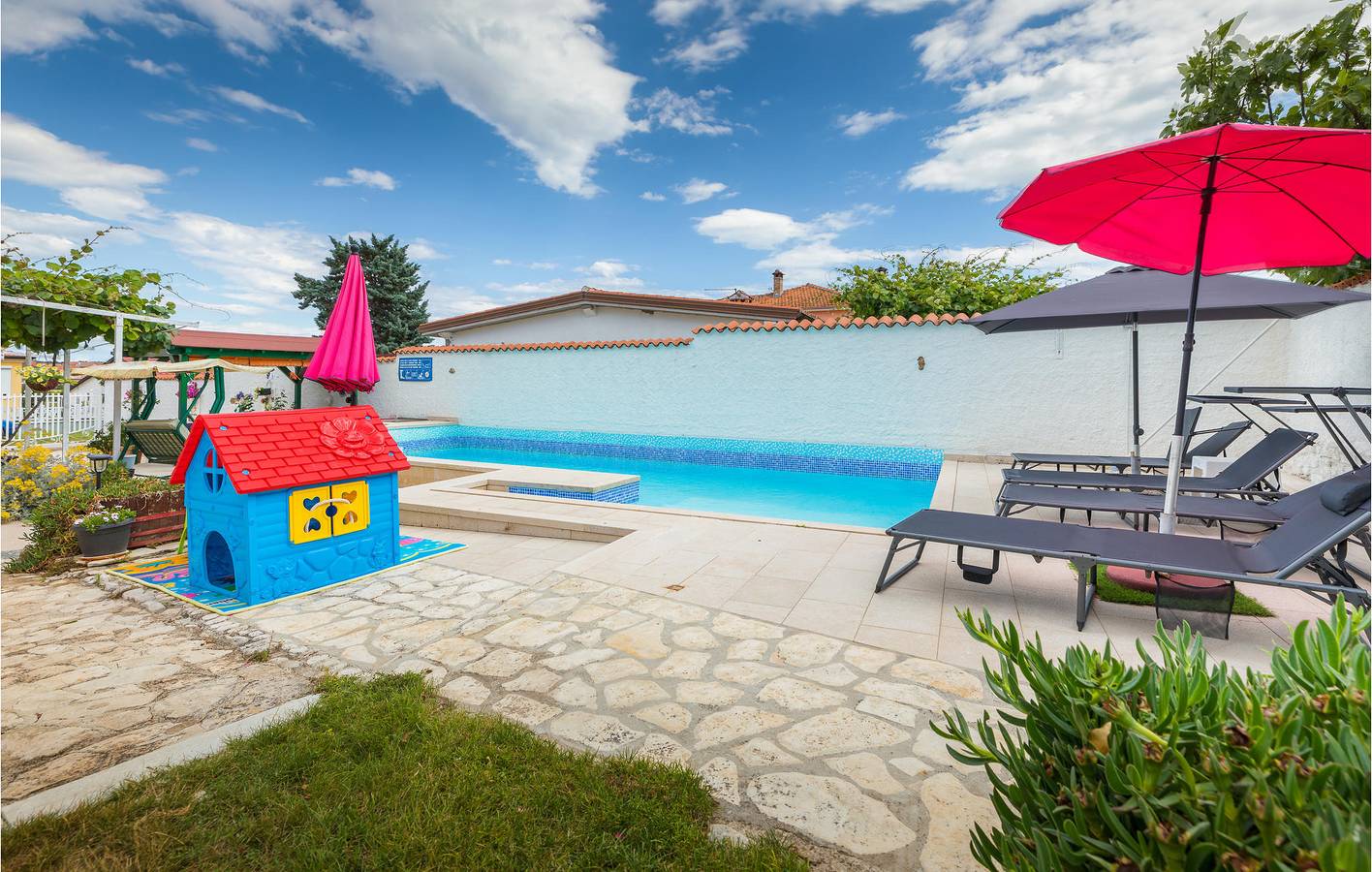 Ganze Ferienwohnung, Ferienwohnung für 2 Personen mit Terrasse in Valbandon, Südküste Istrien
