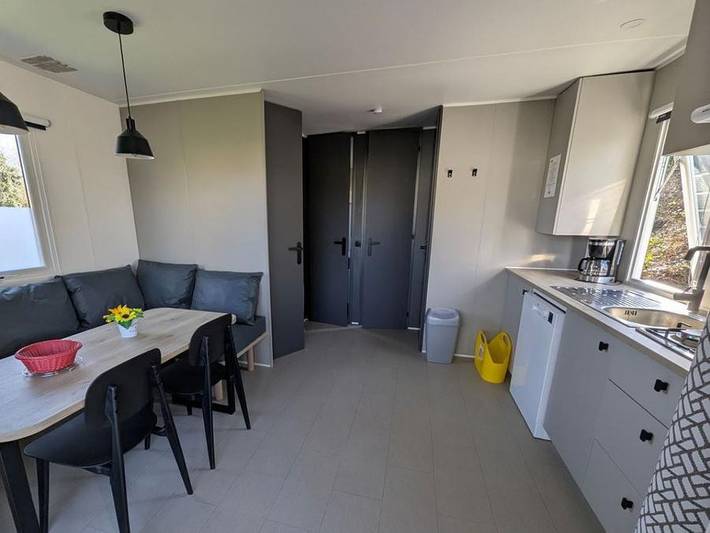 Camping de Lanven - Mobilheim 4 personen - 2 Schlafzimmer - 25m2 - Loggia Bay in Plomeur, Côte de Cornouaille