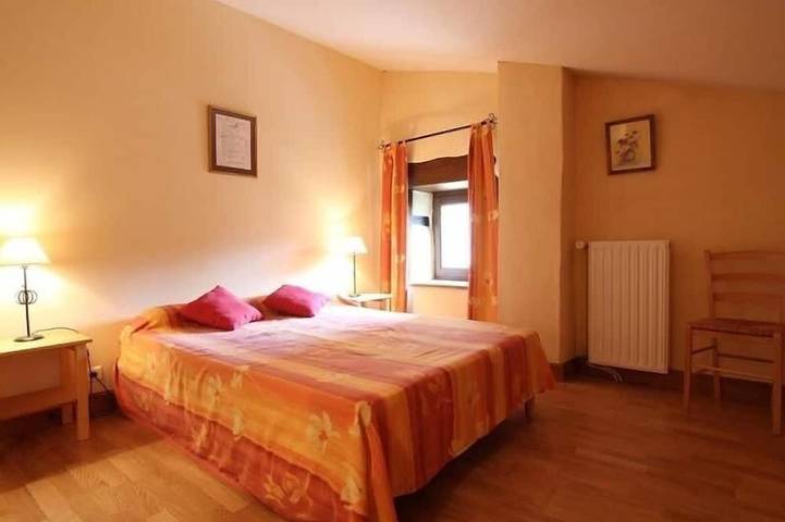 Gîte pour 10 personnes, avec jardin à Villeneuve-d'Allier - 3