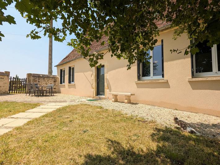 Gîte pour 6 personnes, avec jardin à Thevet-Saint-Julien