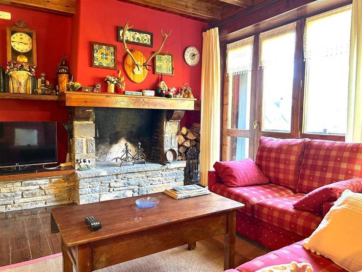 Apartamento de vacaciones para 5 personas, con vistas además de terraza y jardín en el Valle de Aran - 3