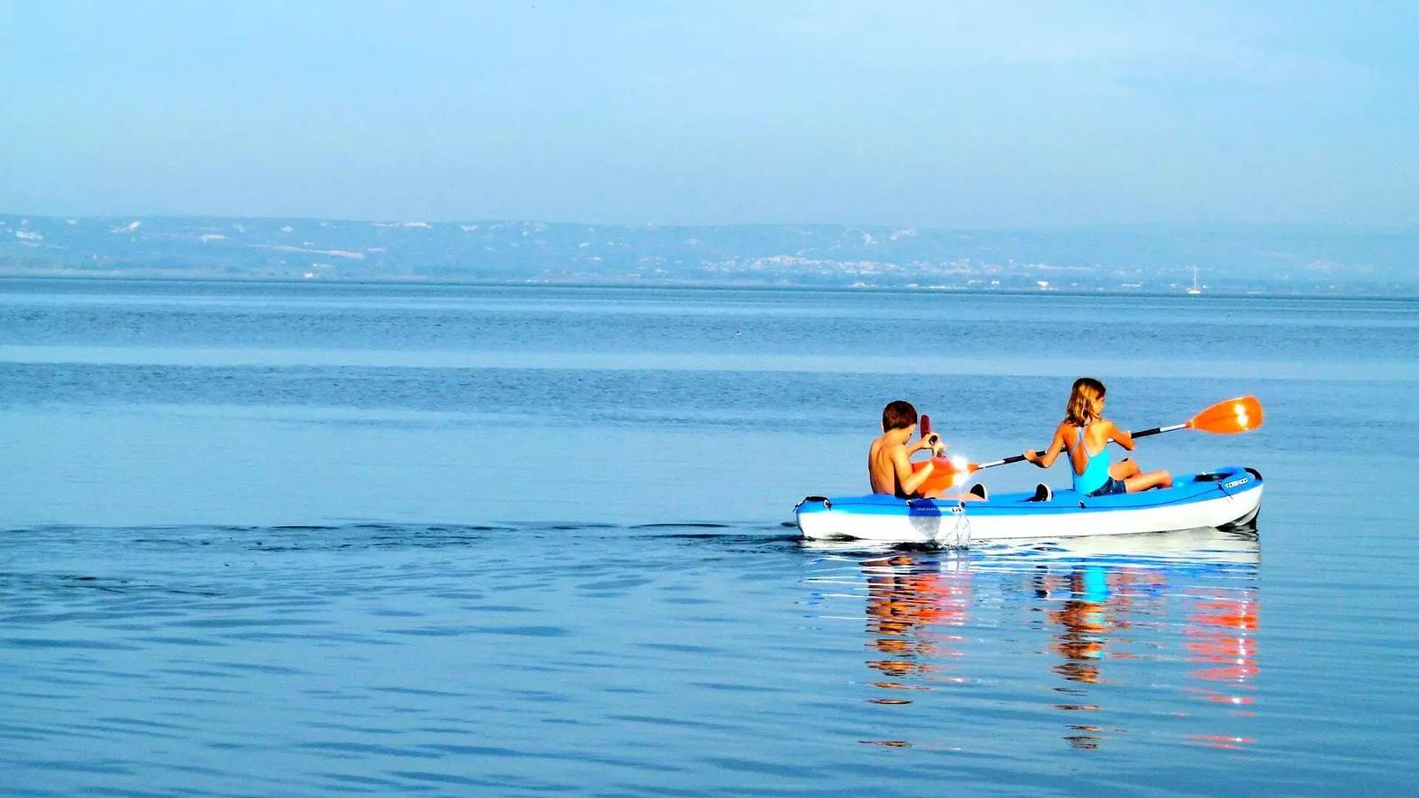 Mobil-home Californië Standaard 3 Kamers 4 Personen Airconditioning + Tv in Saint-Mitre-les-Remparts, Istres en omgeving