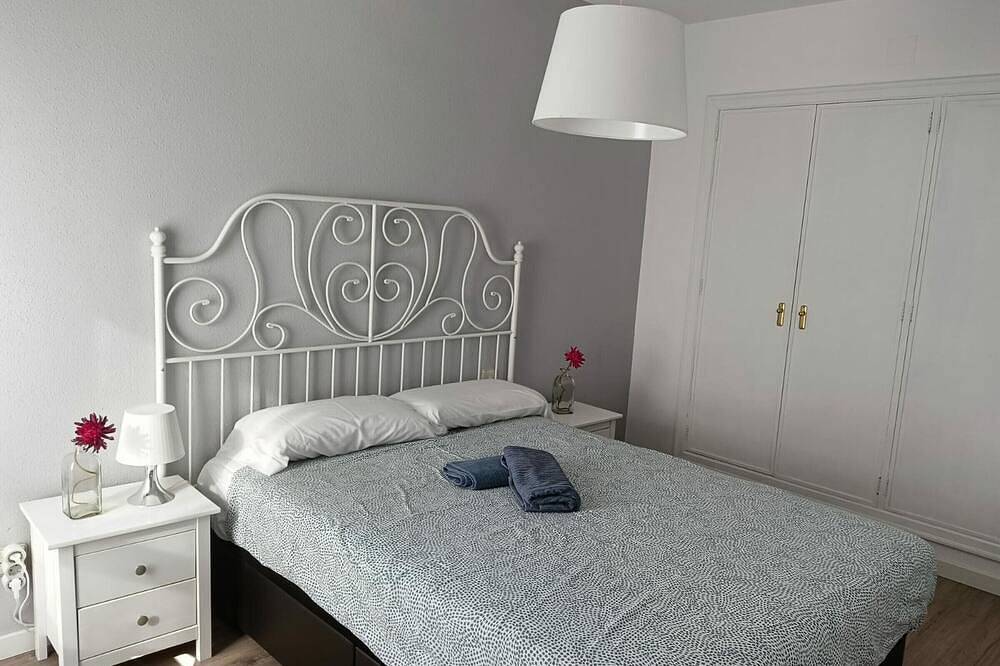Entire apartment, Apartamento Rincon De Collarada in Villanúa, Spanish Pyrenees