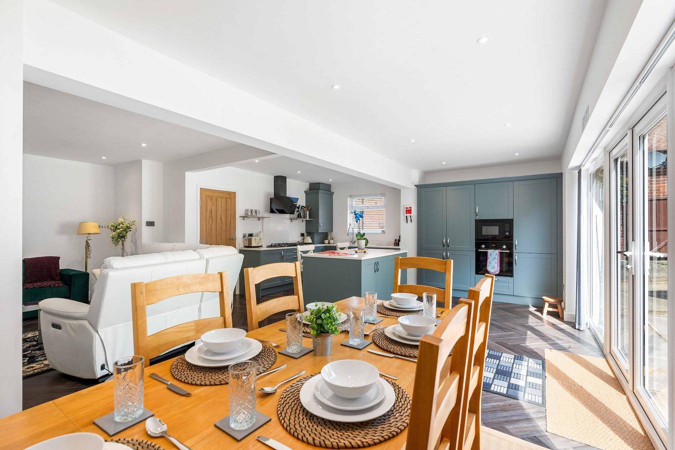 Coral Haven With Parking | By My Getaways in Worthing, Sussex Occidental