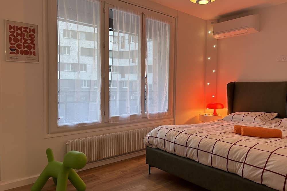 Entire apartment, Orange&Art in Clermont-Ferrand, Volcans d'Auvergne Regional Nature Park